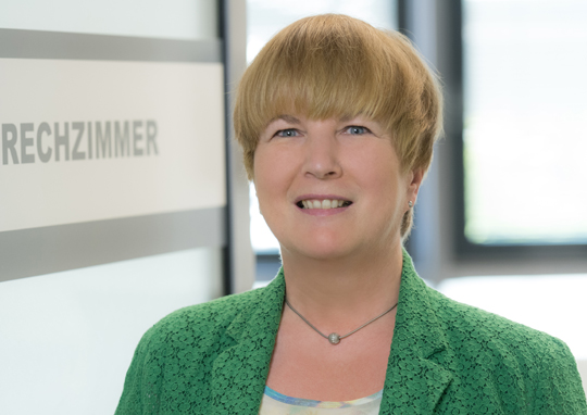 Frau Dr. Markus